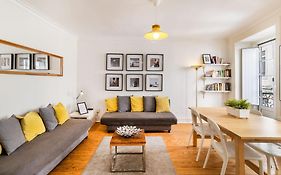 Diario de Noticias by Central Hill Apartments